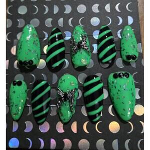 Green and black almond press on nails custom made